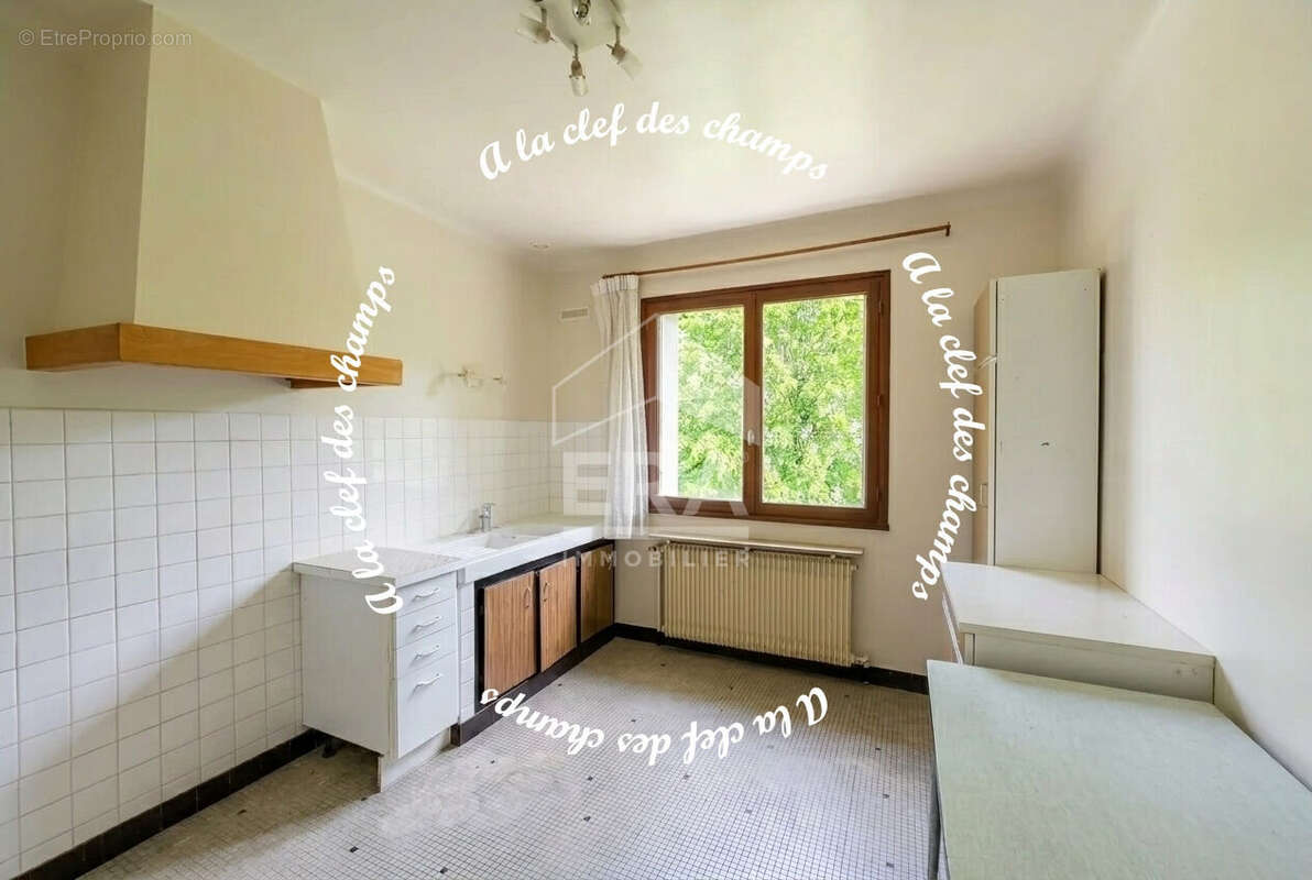 Maison à BURES-SUR-YVETTE