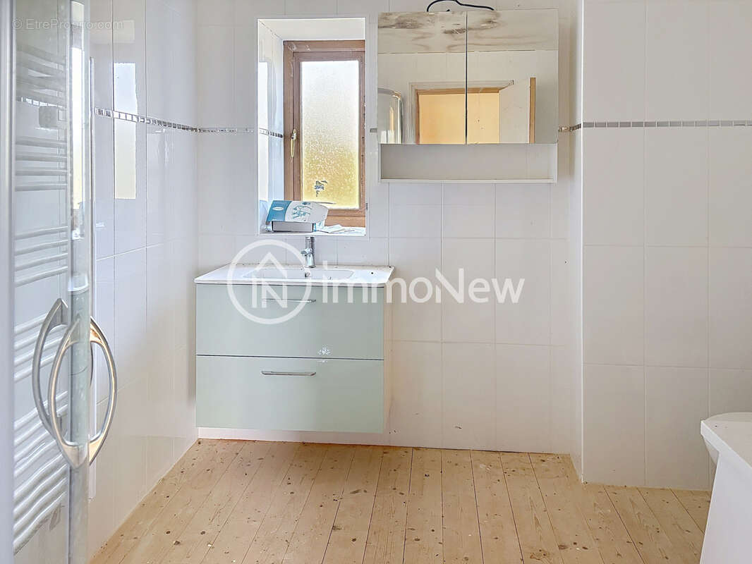 Belle maison a renover avec gite 370 m2 sur terrain de 1 hectare sans voisins - photo 15