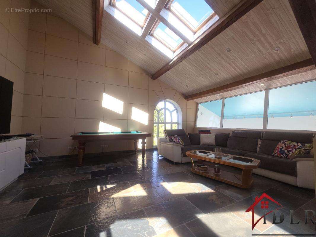 Maison à BRIE-COMTE-ROBERT