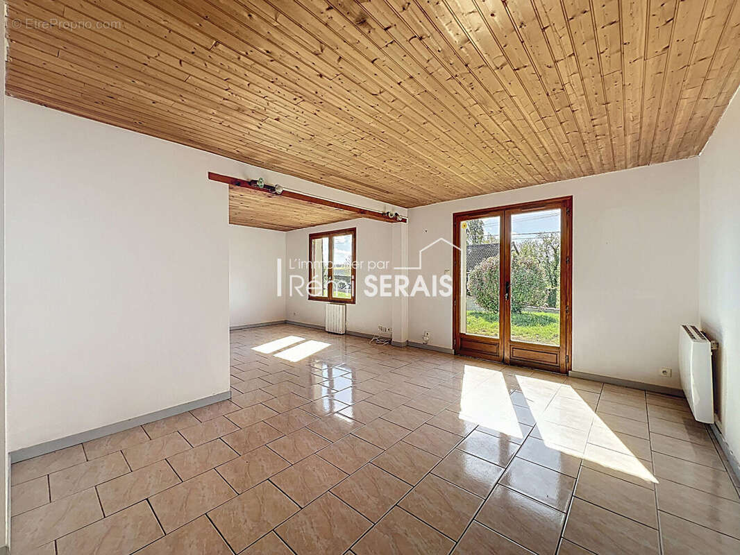 Maison à MONTILLY-SUR-NOIREAU