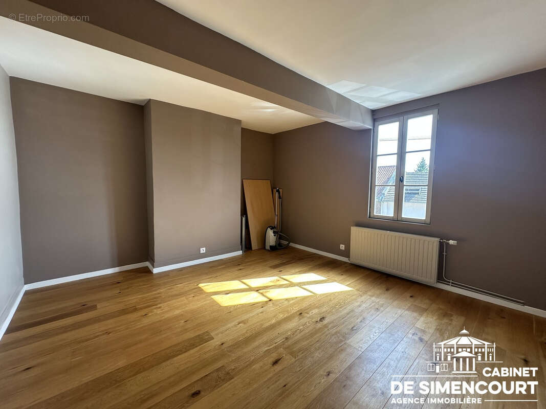 Maison à SAINT-SAUFLIEU