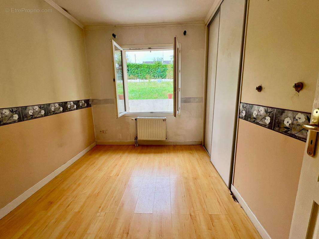 Maison à SAINT-HILAIRE-LA-GRAVELLE