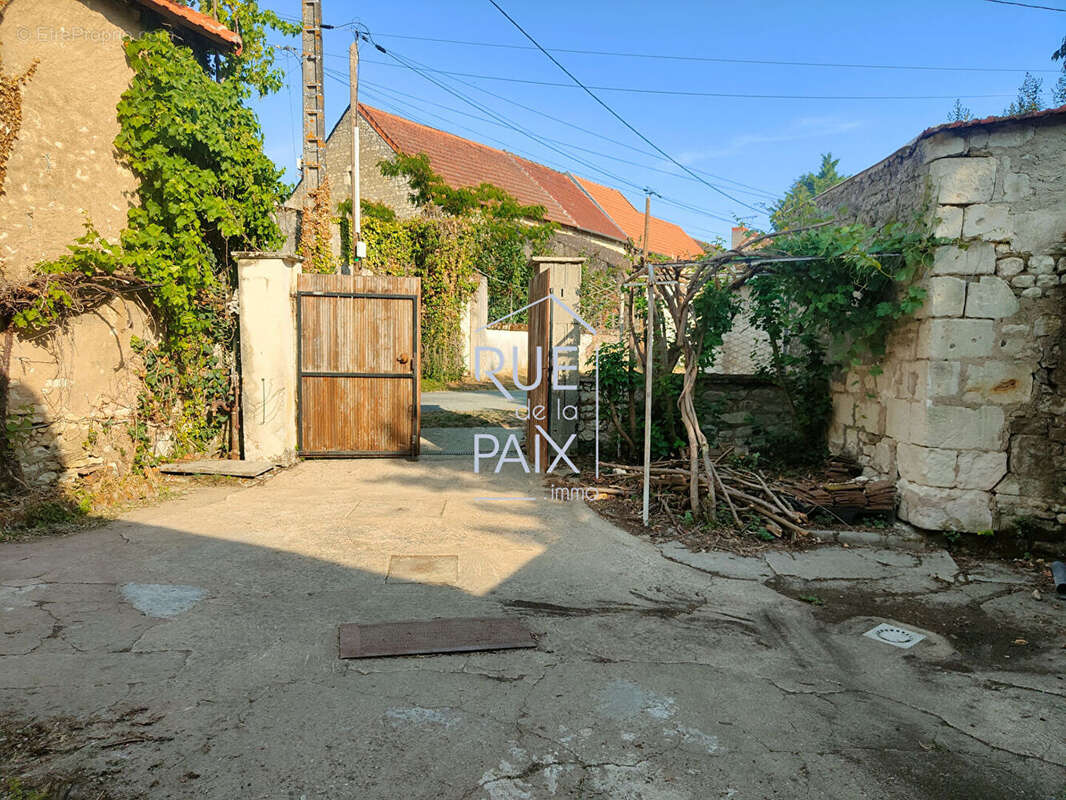Maison Thure 3 pièce(s) 75 m2 - photo 12