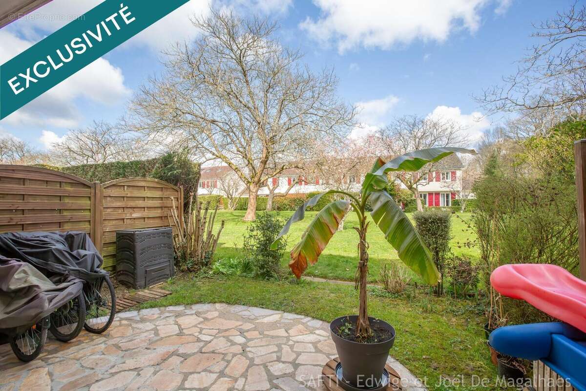 Photo 3 - Maison à LE MESNIL-SAINT-DENIS