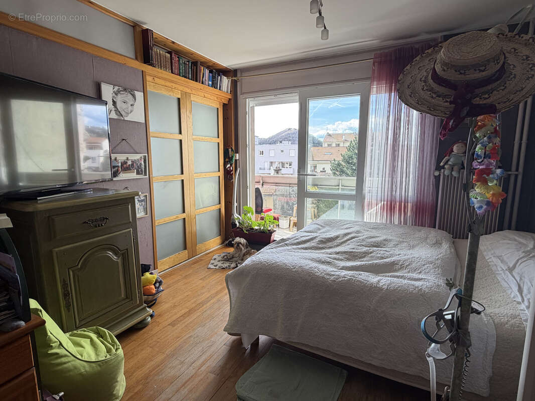 Appartement à SAINT-ETIENNE