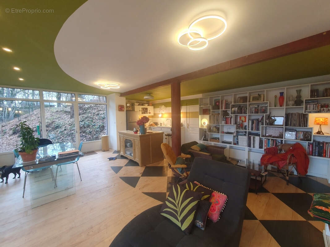 Maison à MARCILLAC-LA-CROISILLE