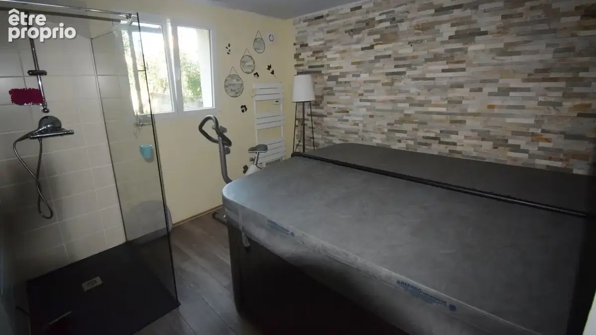À VENDRE - VICHY - Maison 133 m² avec 4 chambres et un garage - photo 11
