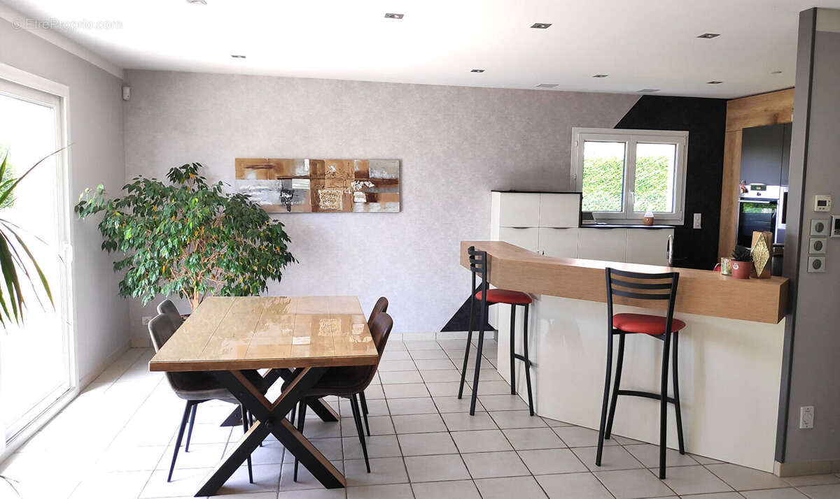 Maison à SAINT-SYMPHORIEN-SUR-COISE
