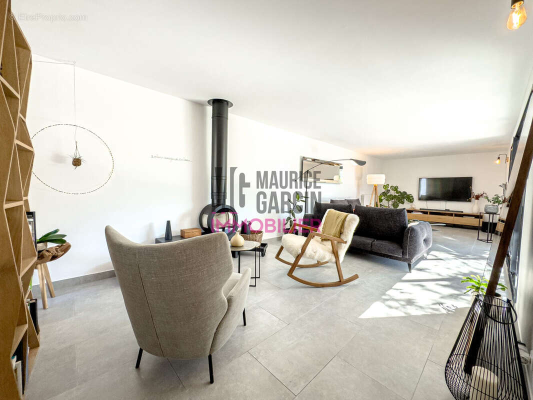 Maison à CHATEAUNEUF-DE-GADAGNE