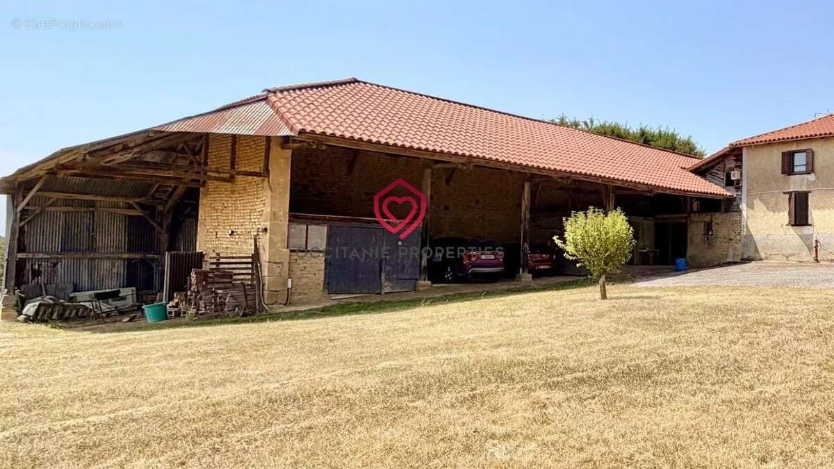 Propriété avec deux habitations et dépendances sur 1,3ha de terrain - photo 21