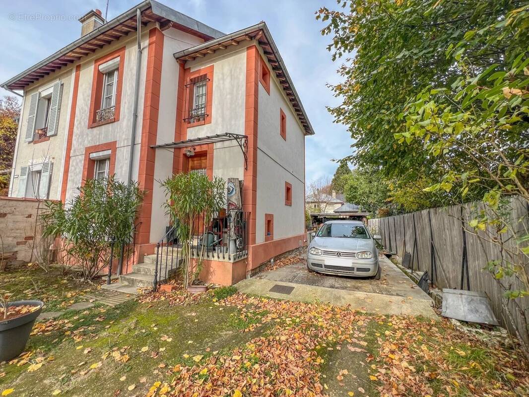 Maison à VAUCRESSON