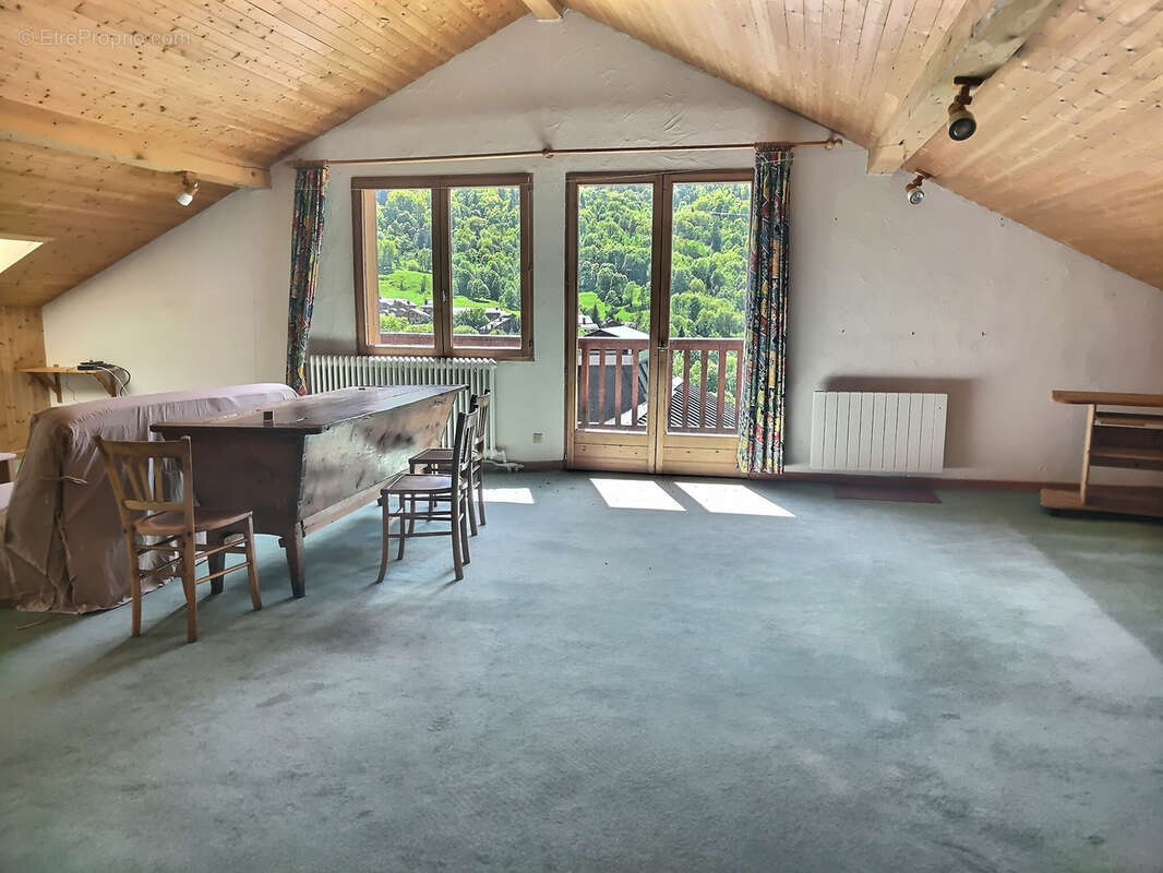 Appartement à LES ALLUES