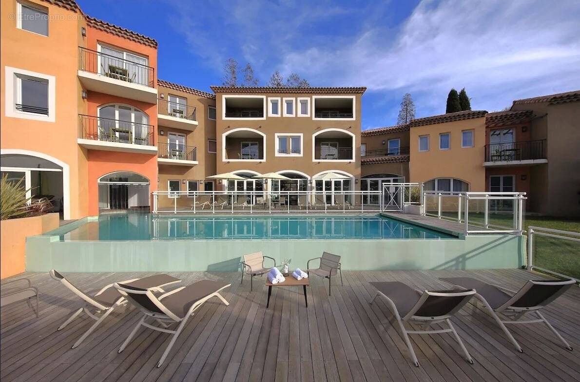 Appartement à MOUGINS