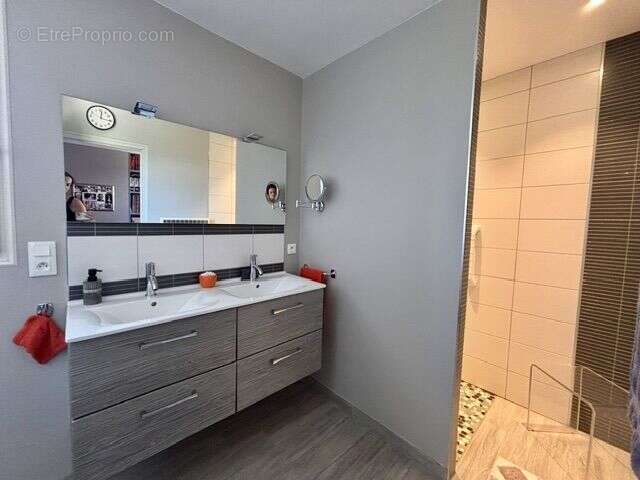 Maison 112 m² à Sainte-Suzanne-Sur-Vire  - photo 5