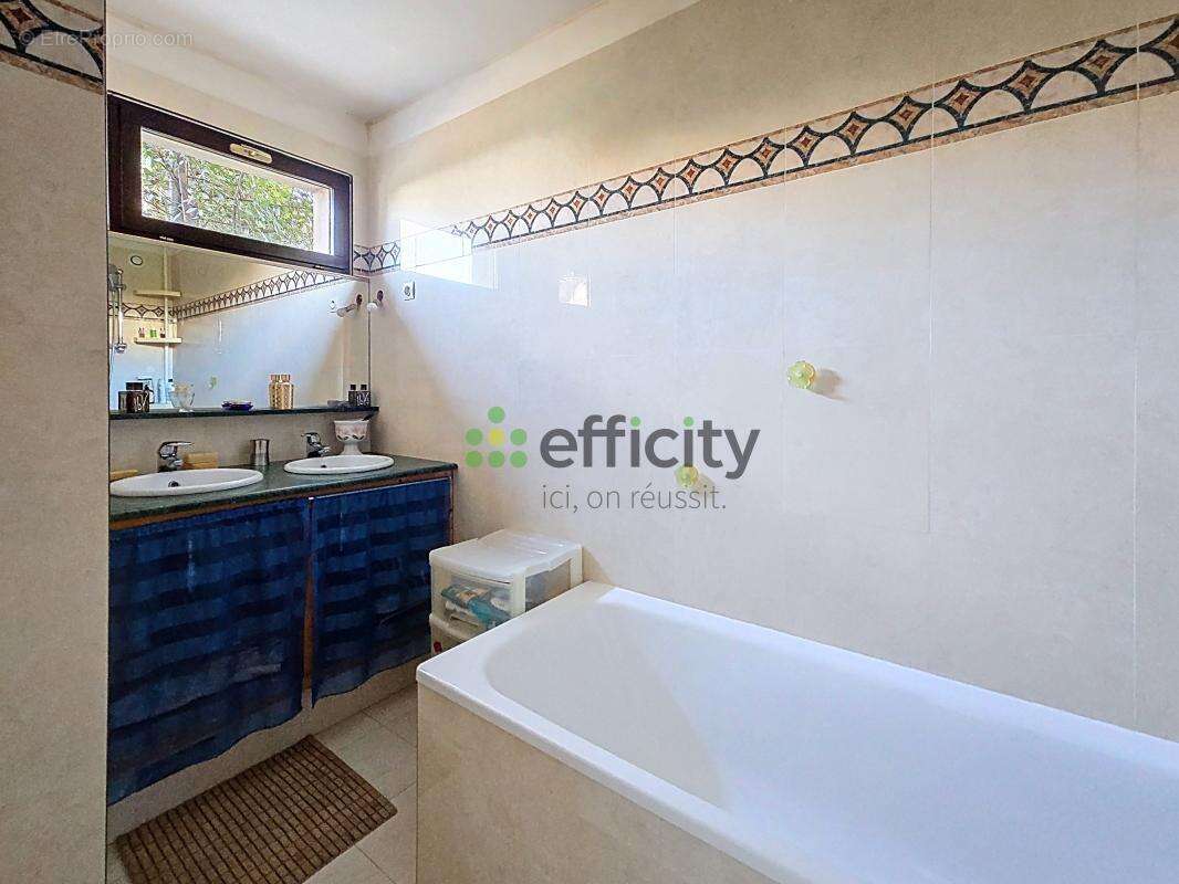 Maison à VILLIERS-SUR-MARNE