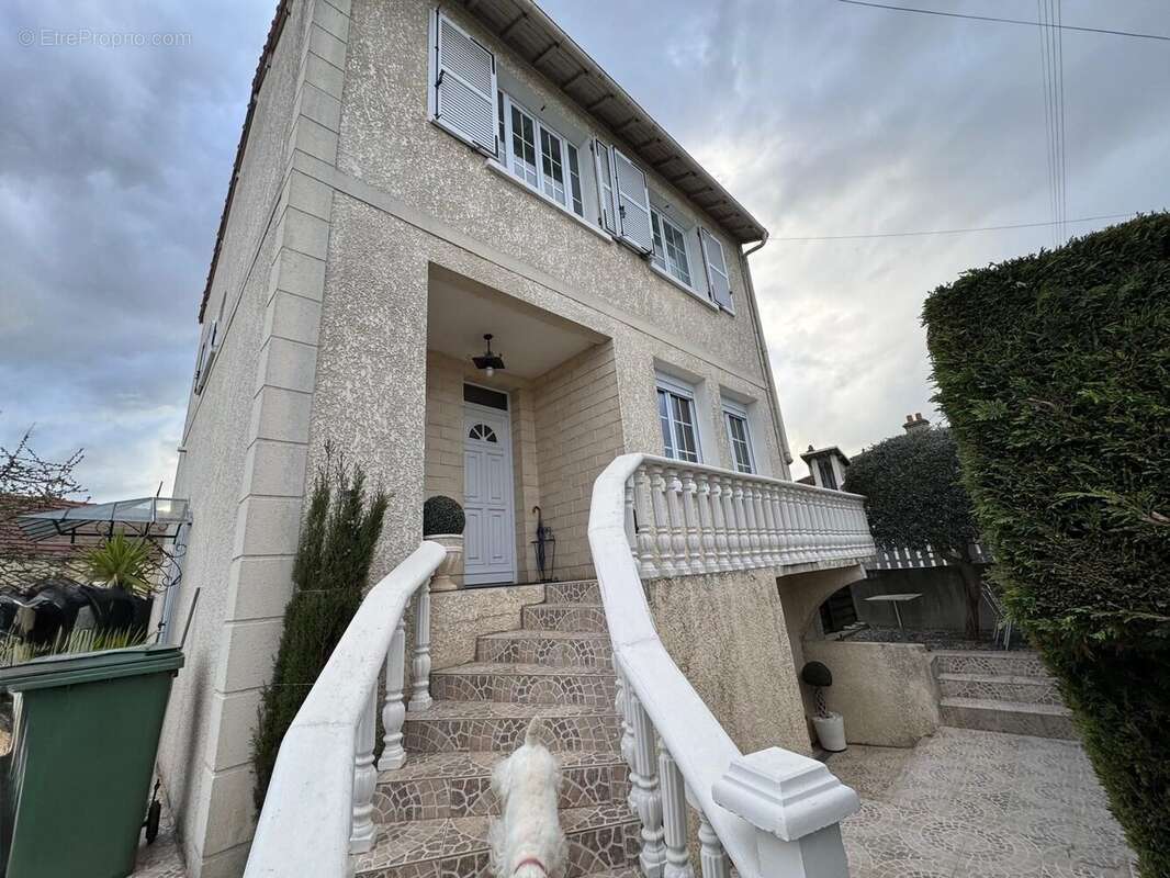 Maison à SAVIGNY-SUR-ORGE