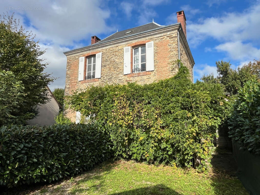 Maison à JUMILHAC-LE-GRAND