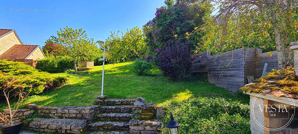 Maison à FLEUREY-SUR-OUCHE