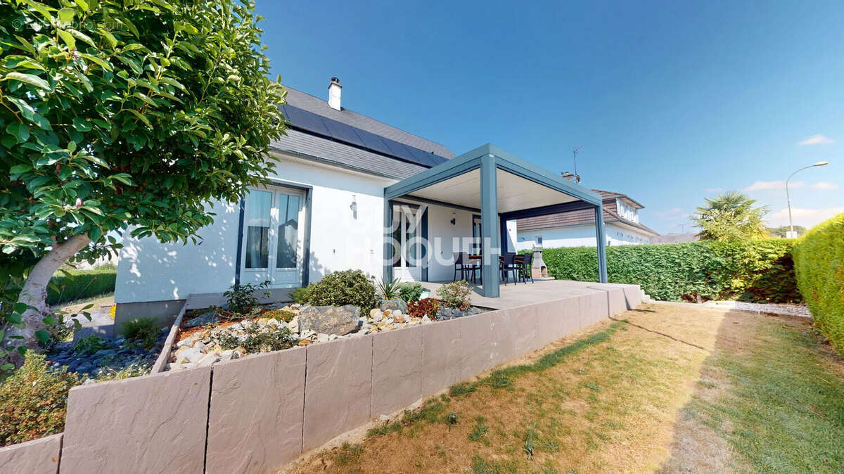 Exclusivité Guy Hoquet Avranches Maison familiale rénovée avec vie de plain-pied, en plein coeur de Ducey. - photo 10