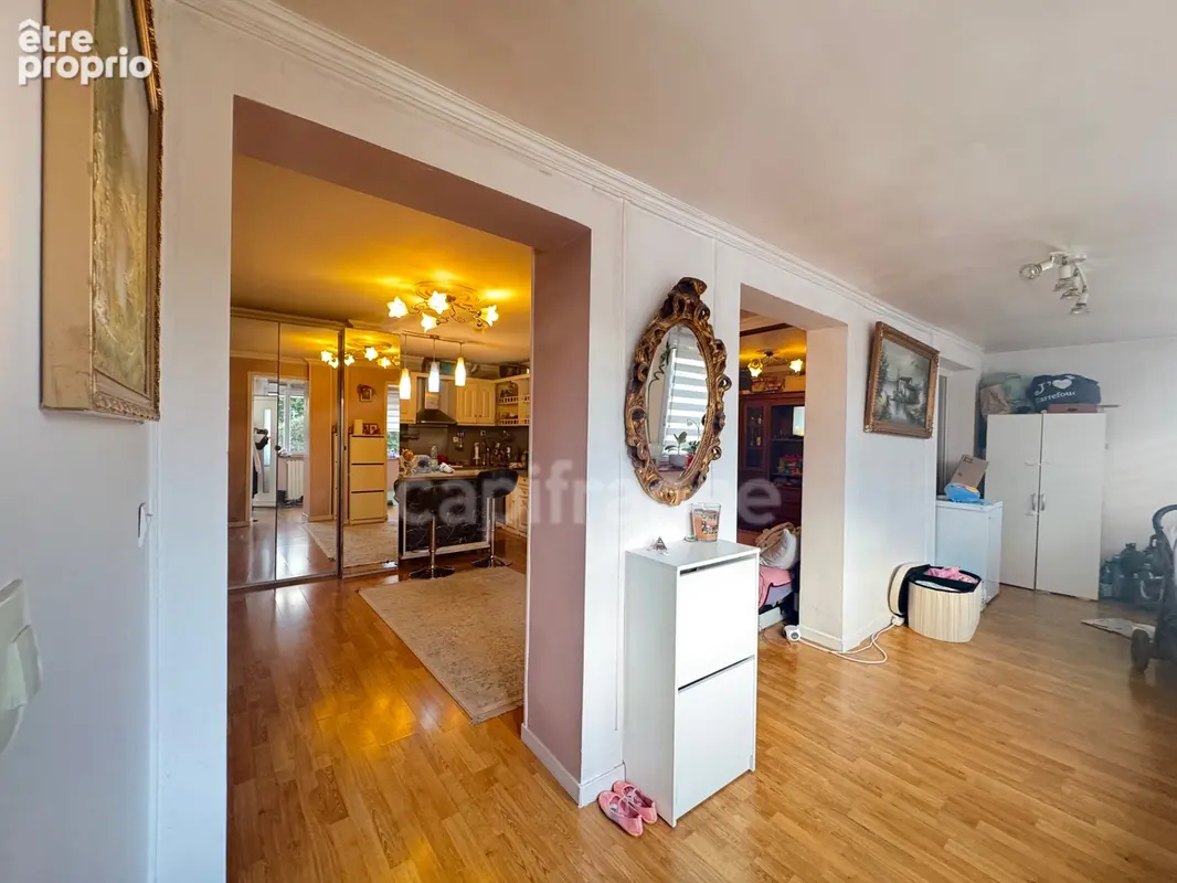 Grande VILLA de 12 pièces à vendre - 246 m² - Maison Familiale ou IMMEUBLE DE RAPPORT - 5 Appartements possible avec jardin et 4 - photo 2