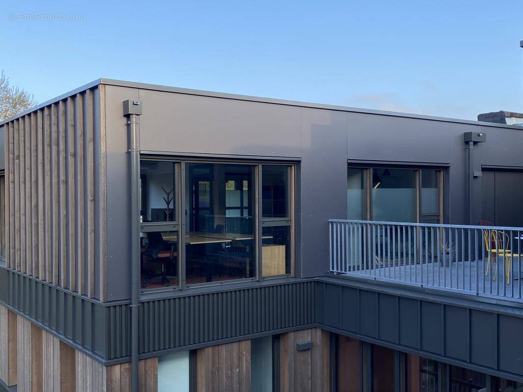 Commerce à ALLONZIER-LA-CAILLE