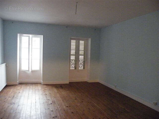 Maison à BARBEZIEUX-SAINT-HILAIRE