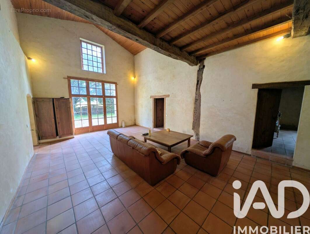 Maison 350 m² à Saint-Etienne-D'orthe  - photo 5