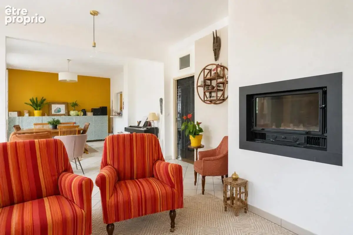 Maison de 9 pièces de 196 m² à Aubervilliers - photo 3