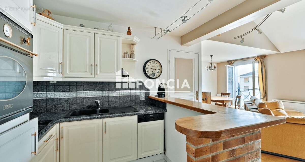 Appartement à LE PLESSIS-ROBINSON