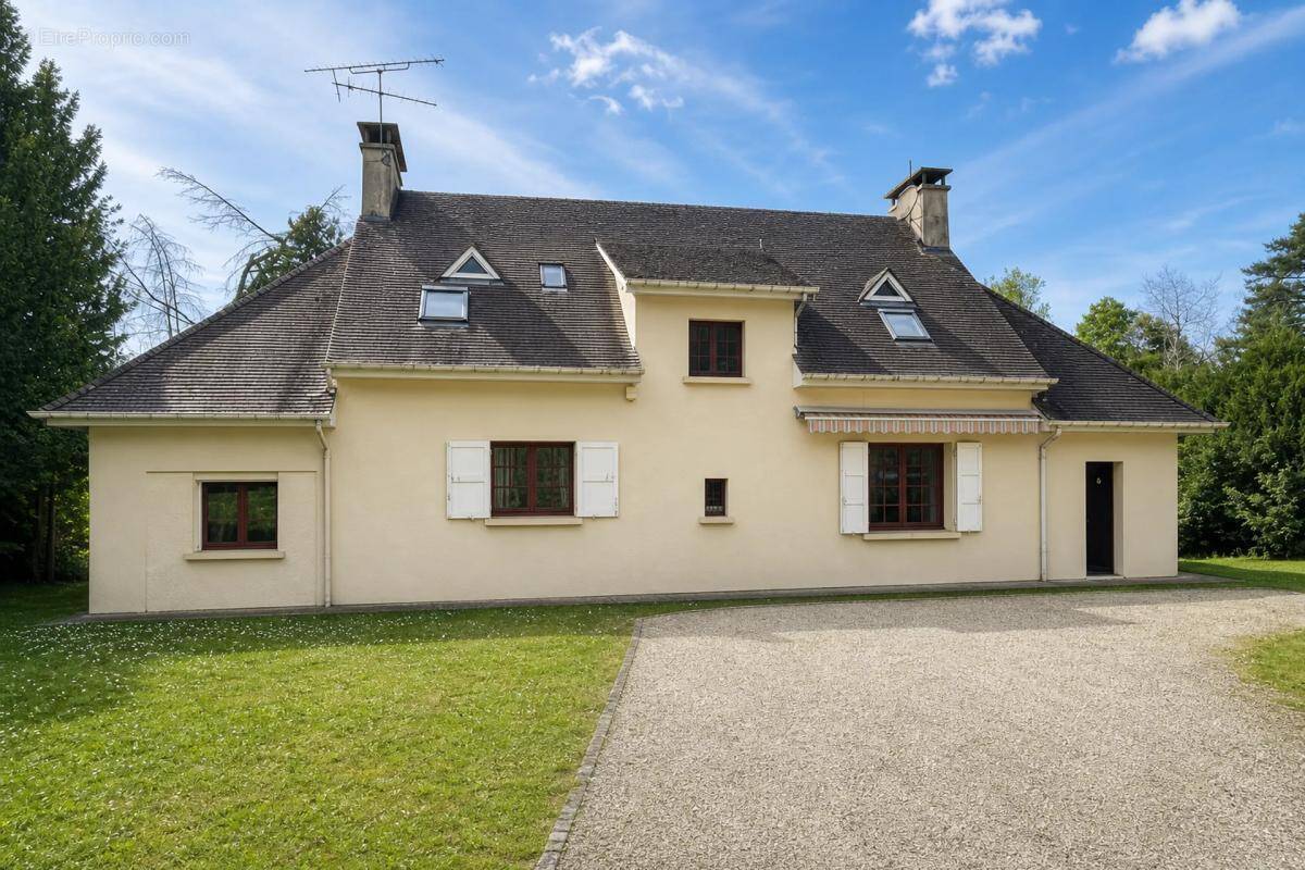 Maison à POLIGNY