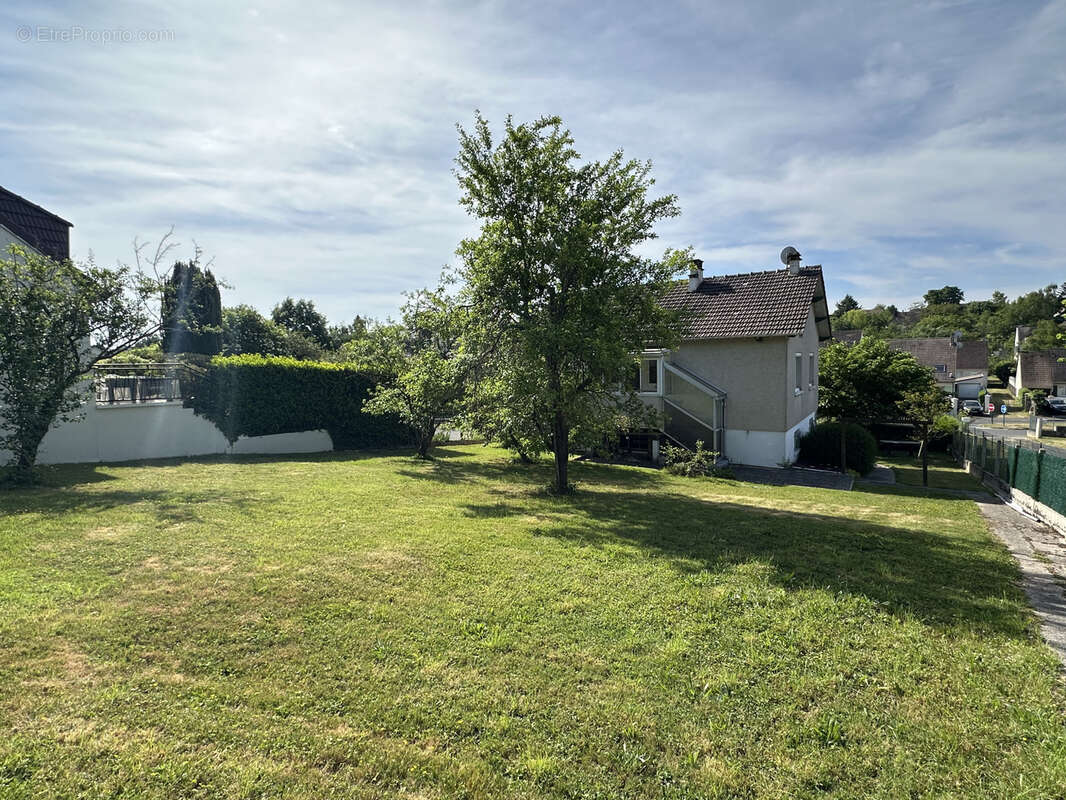 Maison à VAUX-LE-PENIL