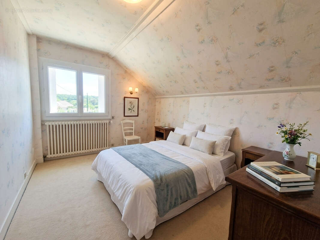 Maison familiale avec accès rapide à la RN12. Un cadre de vie paisible et verdoyant à visiter sans attendre ! - photo 4