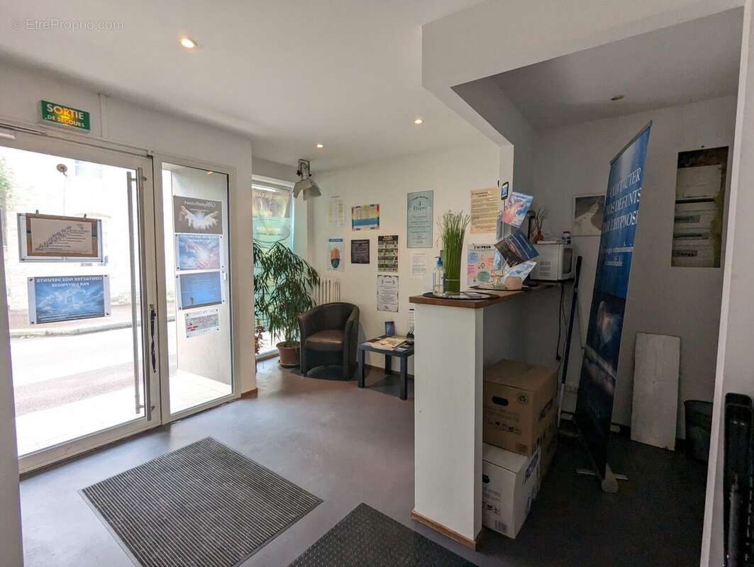 entrée local commercial - Maison à ISIGNY-SUR-MER