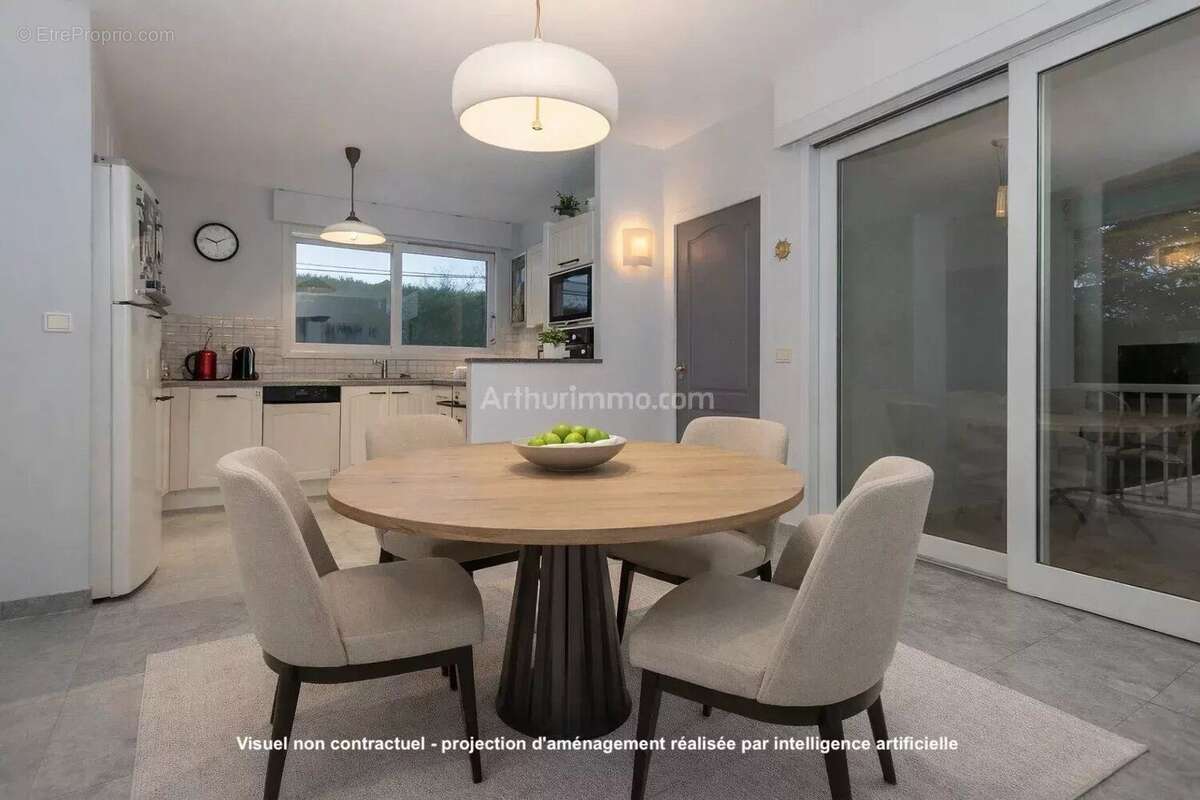 Maison à SAINT-CLAIR-DE-LA-TOUR