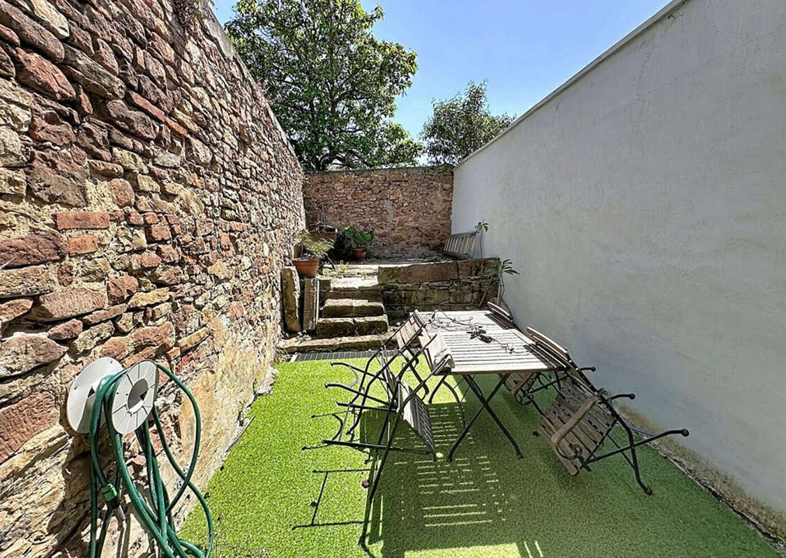 Saverne Centre-Ville - Loft 2/3 pièces rénové avec terrasse et jacuzzi - photo 2