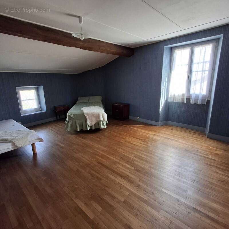 Maison à CHASSENEUIL-SUR-BONNIEURE