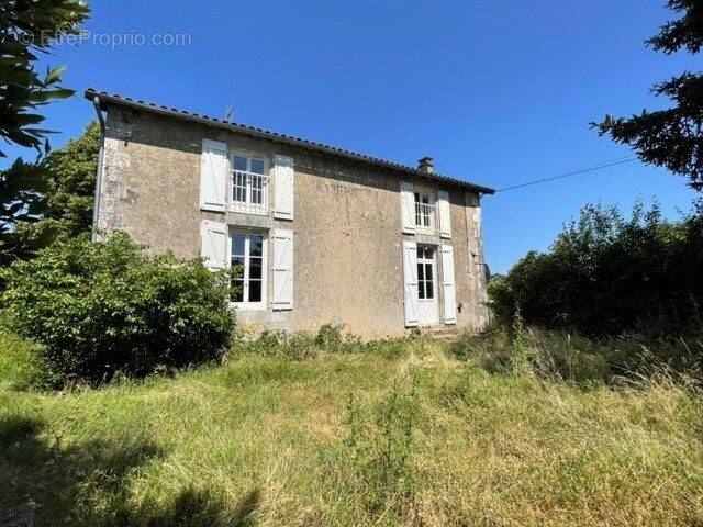 Maison à BONNES