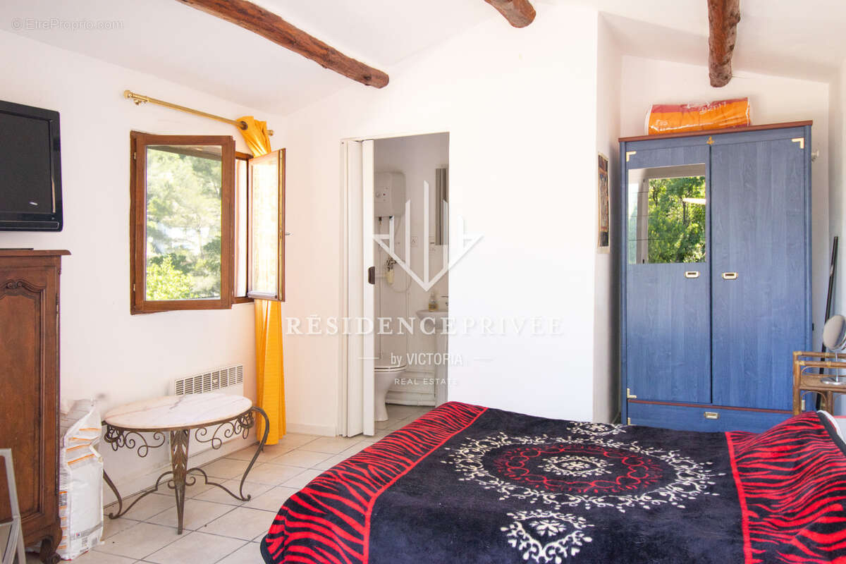 Maison à SOLLIES-TOUCAS