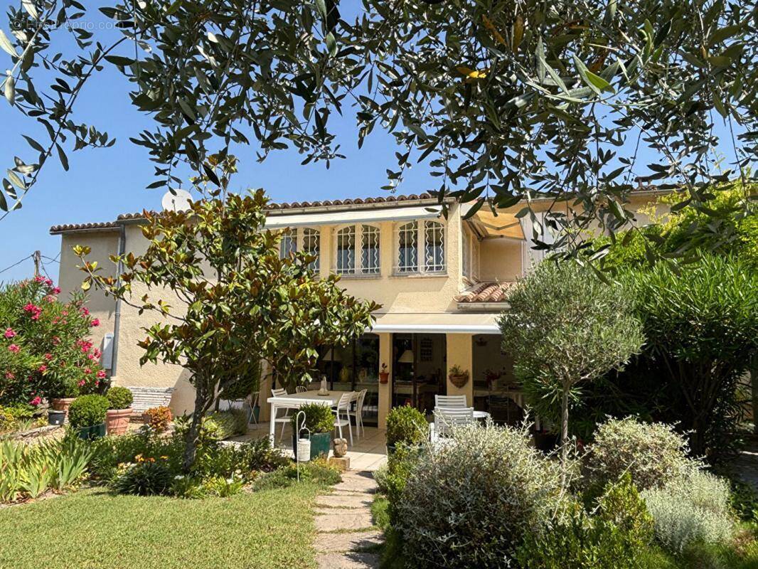 Maison à UZES