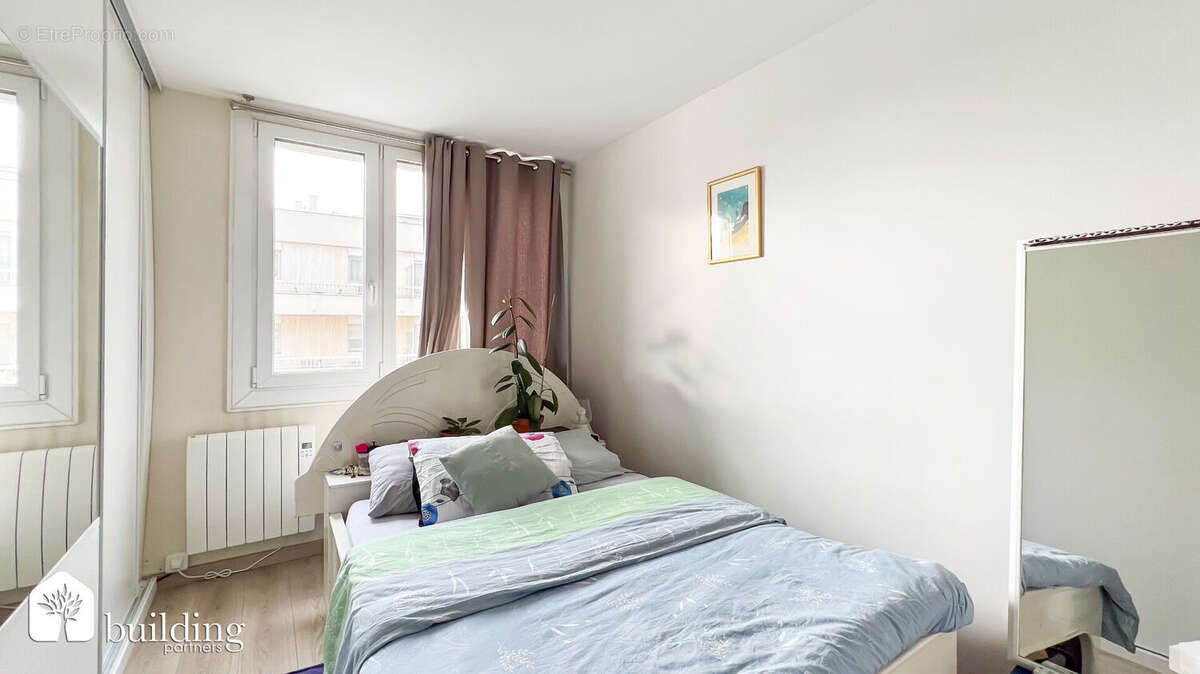 Appartement à COURBEVOIE