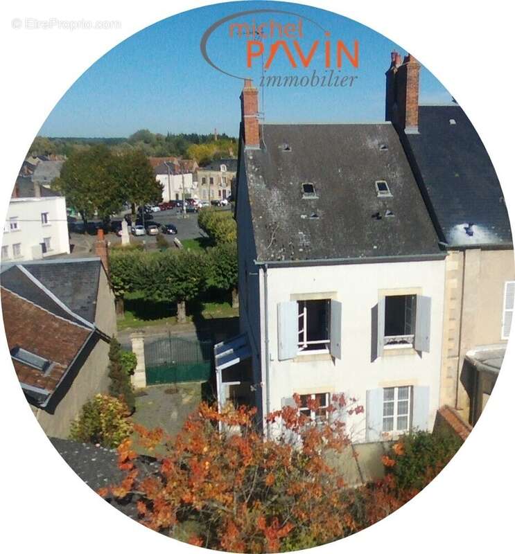 Maison à LA GUERCHE-SUR-L'AUBOIS