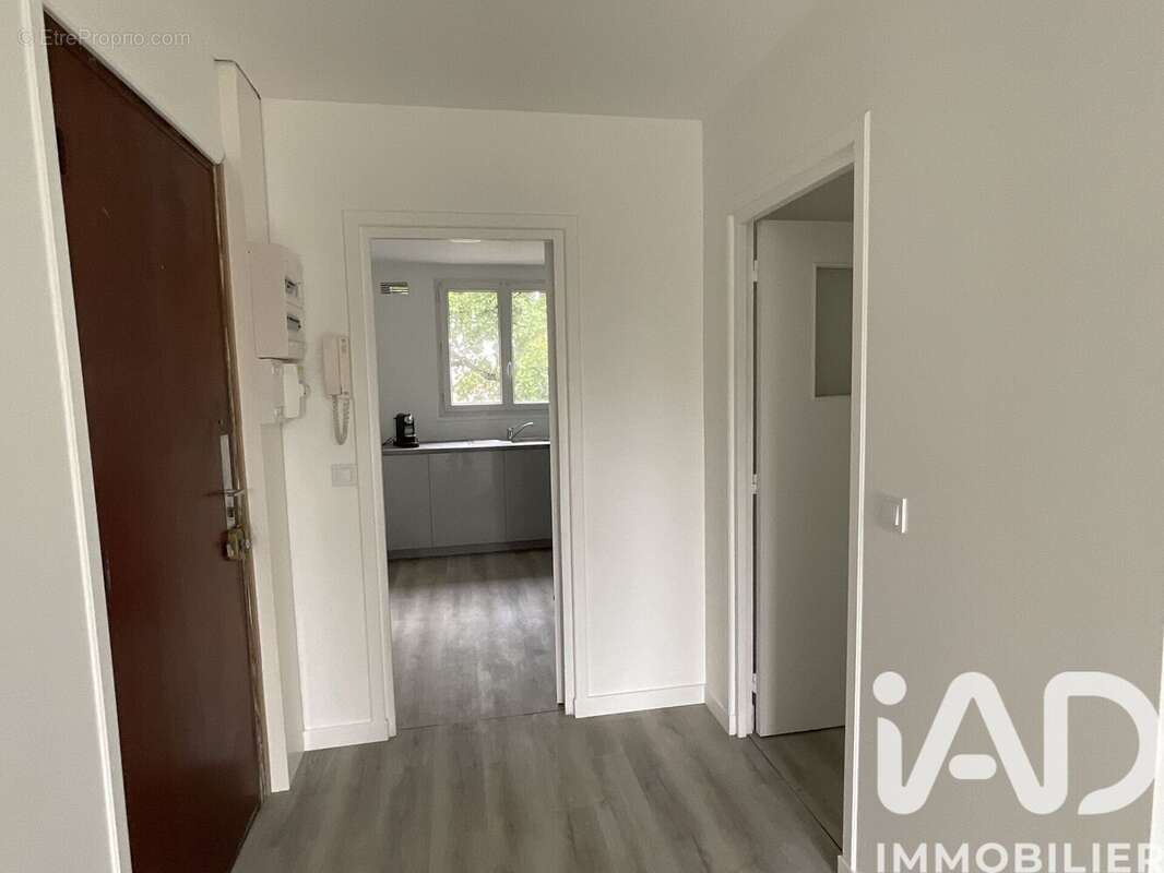 Photo 9 - Appartement à LIVRY-GARGAN
