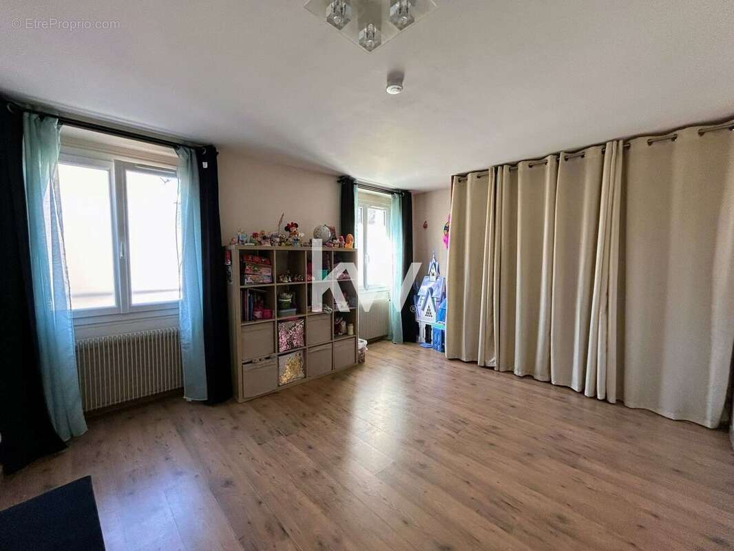 Appartement à MENNECY