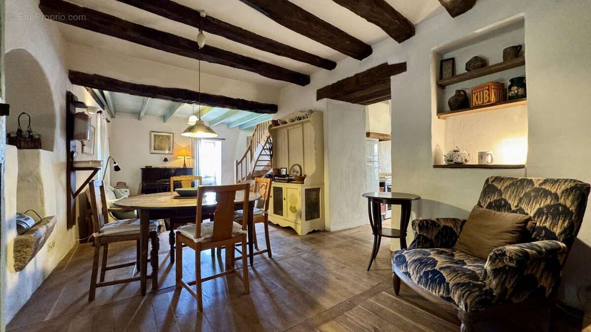 Maison à CALVIGNAC