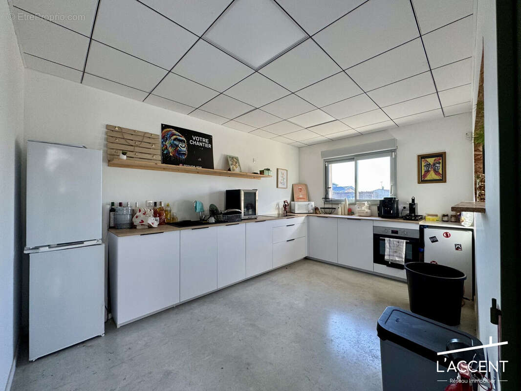 Commerce à CASTRIES