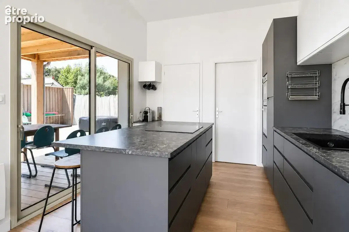 Maison de 7 pièces de 140 m² à Arès Emplacement d’exception - photo 6