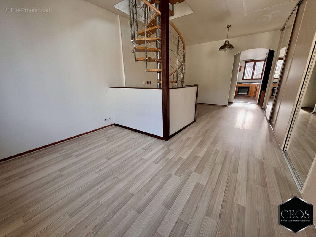 Maison à COUILLY-PONT-AUX-DAMES