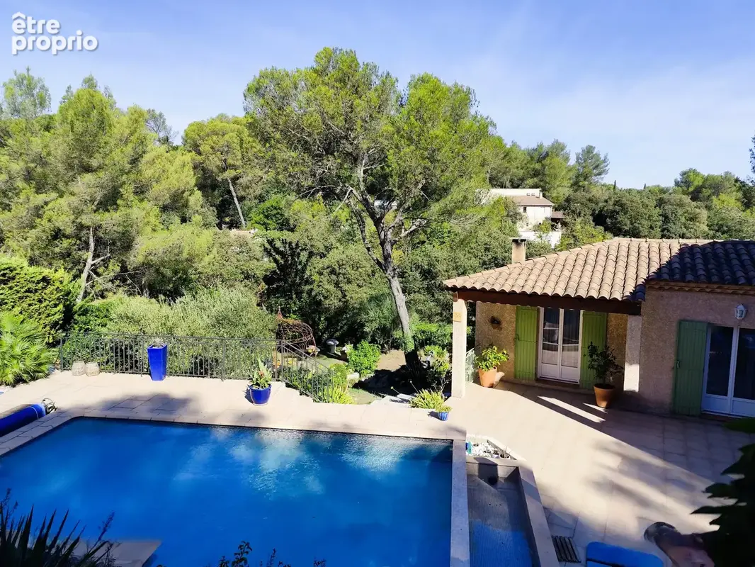 Nîmes Camplanier, belle villa T5 avec piscine sur terrain de 2100 m2 avec dépendance et mazet. - photo 13