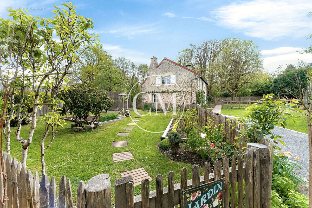 Maison à LES BREVIAIRES