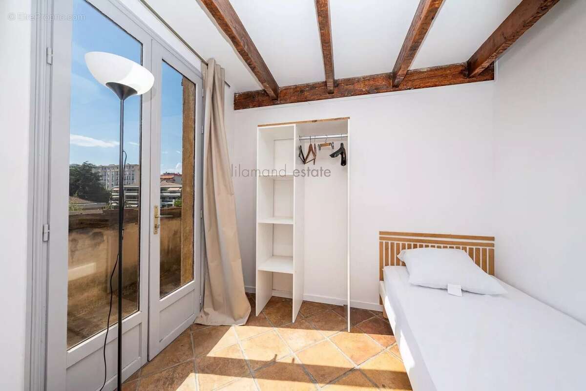 Cannes oxford – immeuble monopropriete de 440 m² avec stockage , voitures et appartement. - photo 5